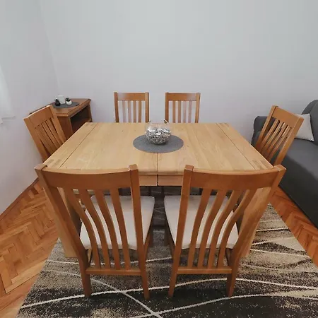 Anamarija Apartman *